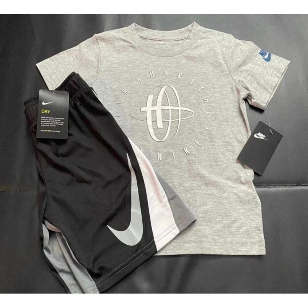 NWT Nike Athletic Set Boys Size 7